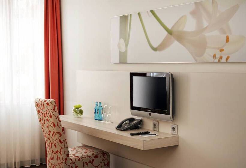 Номер Комфорт, H+ Hotel München