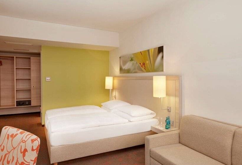Номер Superior, H+ Hotel München