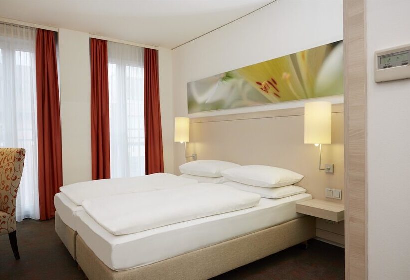 Номер Комфорт, H+ Hotel München