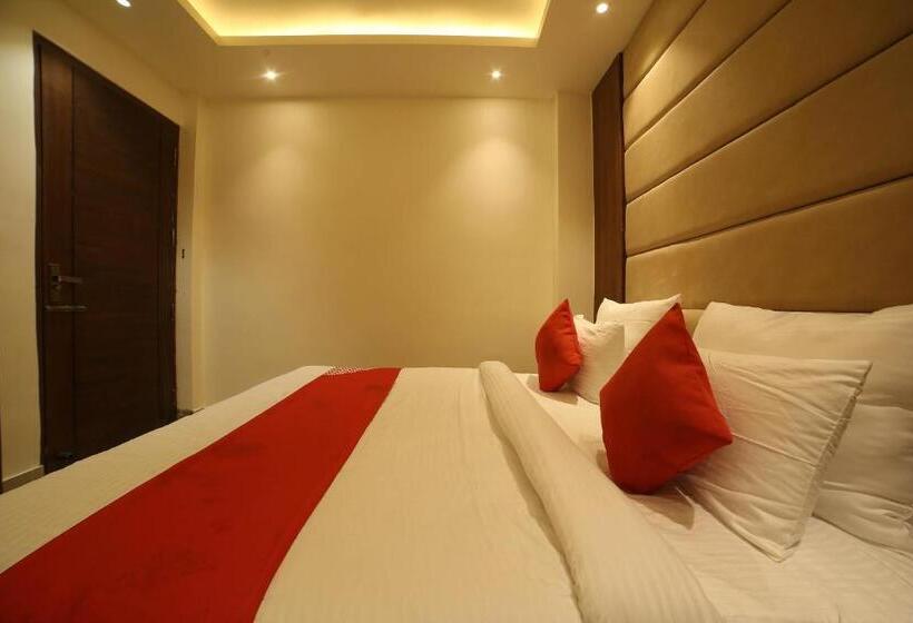 标准间, Status Inn