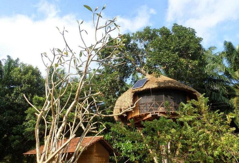 スタンダードトリプルルームの外観-バスルーム, Huma Terra Lodges