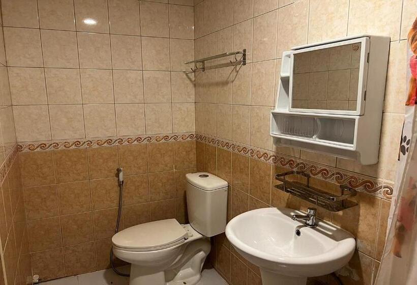 Номер Deluxe, Remedios Hotel Manila City Center
