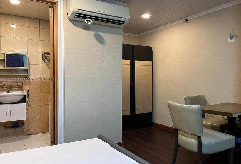 Семейный Номер, Remedios Hotel Manila City Center