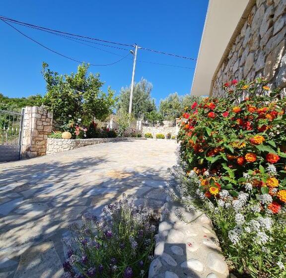 اتاق خانوادگی, Guesthouse Redilka