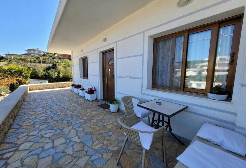 اتاق خانوادگی, Guesthouse Redilka
