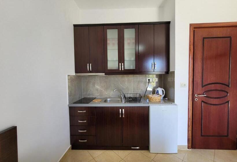 خانه 1 خوابه, Guesthouse Redilka