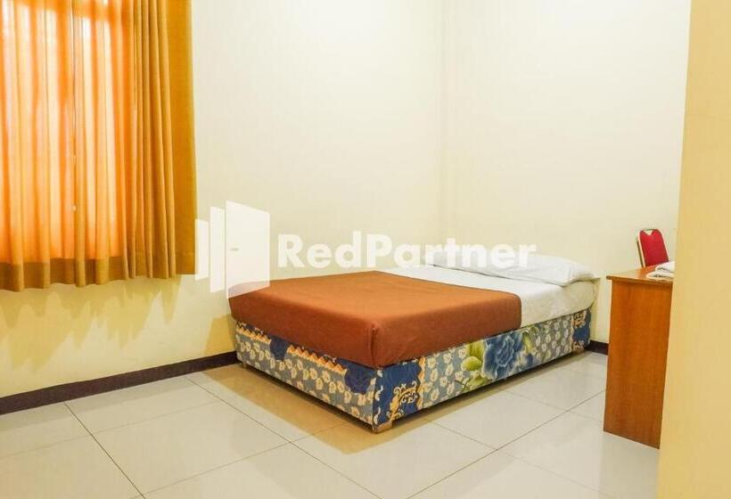 Номер Стандарт, Grand Kembar Hotel Mitra Reddoorz