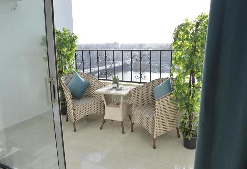 اتاق لوکس با بالکن و چشم‌انداز دریا, Nile View Inn