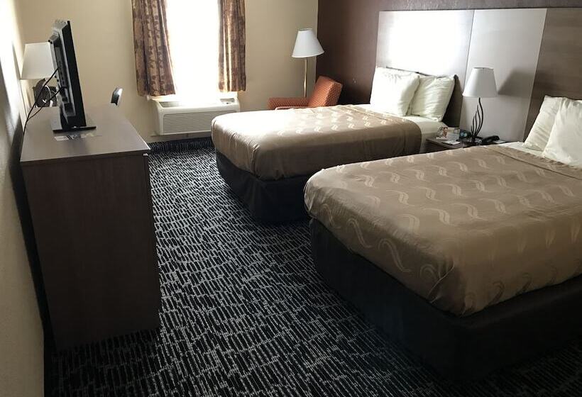 ２ダブルベッドのスタンダードルーム, Quality Inn Near Pimlico Racetrack