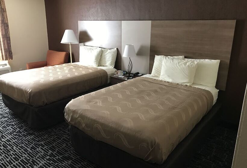 ２ダブルベッドのスタンダードルーム, Quality Inn Near Pimlico Racetrack