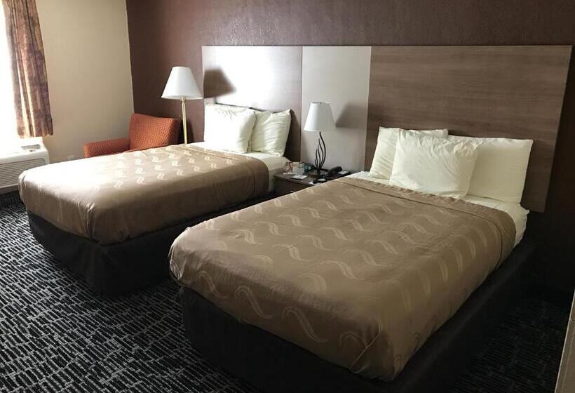 ２ダブルベッドのスタンダードルーム, Quality Inn Near Pimlico Racetrack
