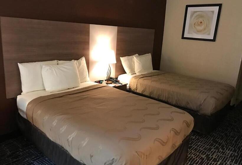 ２ダブルベッドのスタンダードルーム, Quality Inn Near Pimlico Racetrack