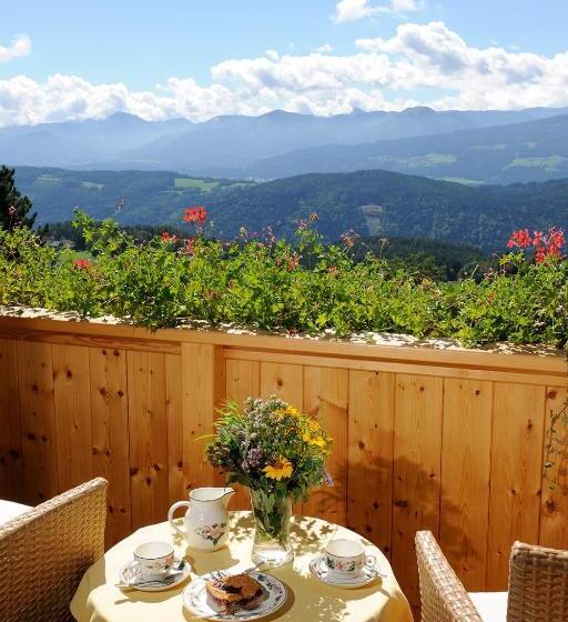 Номер Стандарт Вид на Озеро, Naturhotel Alpenrose