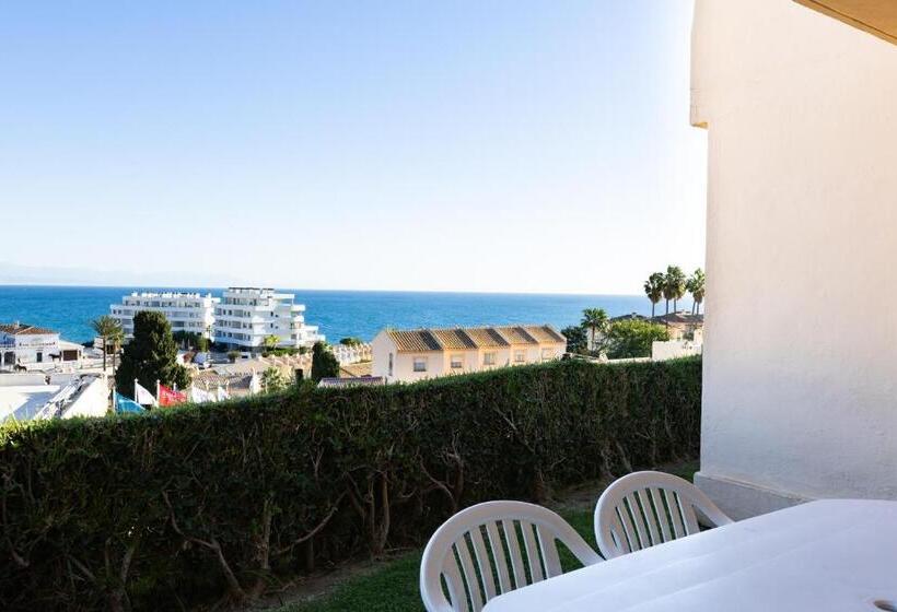 آپارتمان ممتاز دوخوابه رو به دریا, Ramada Hotel & Suites By Wyndham Costa Del Sol