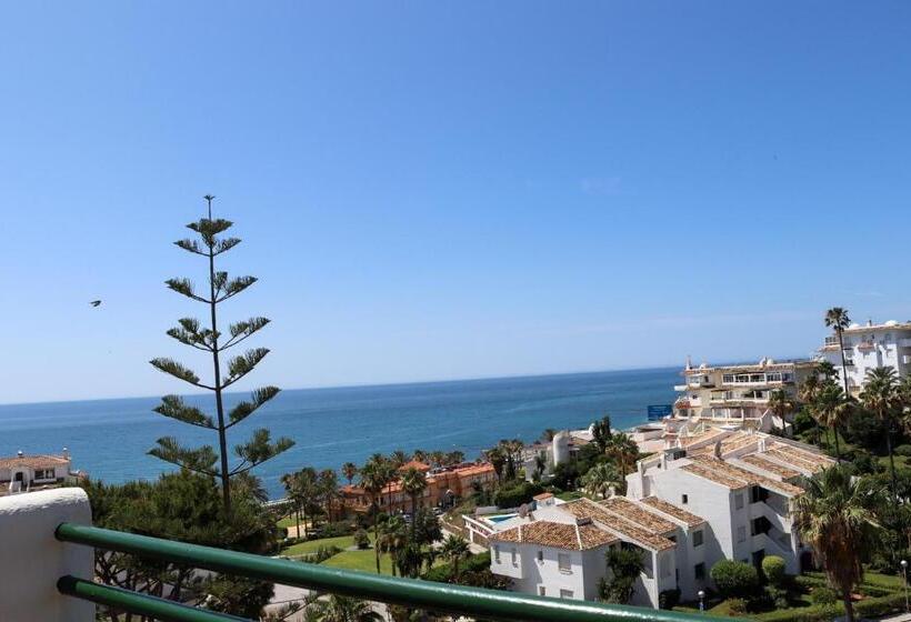 آپارتمان ممتاز سه‌خوابه رو به دریا, Ramada Hotel & Suites By Wyndham Costa Del Sol