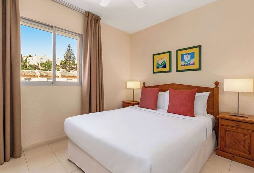 Люкс Классика, Ramada Hotel & Suites By Wyndham Costa Del Sol