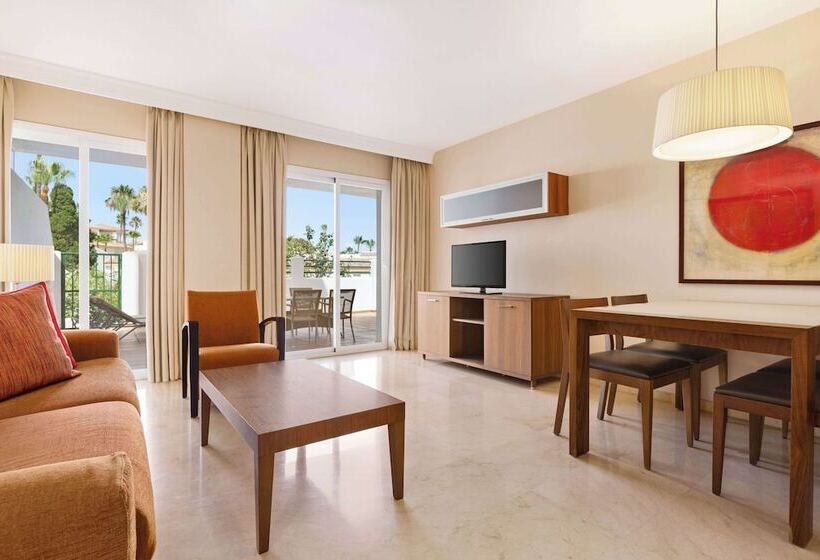 آپارتمان ممتاز دوخوابه رو به دریا, Ramada Hotel & Suites By Wyndham Costa Del Sol