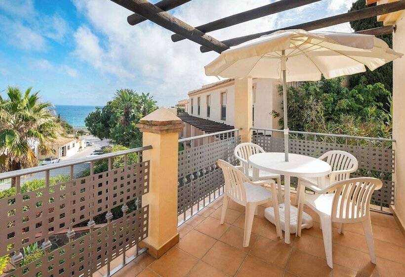 Люкс Классика, Ramada Hotel & Suites By Wyndham Costa Del Sol