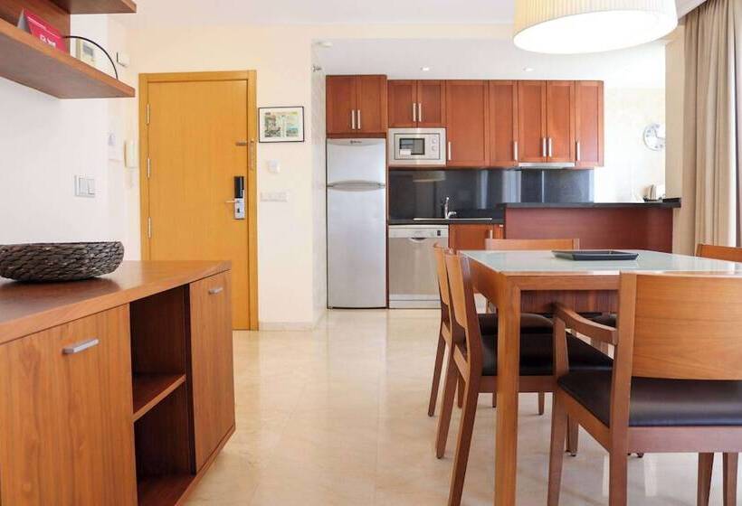 آپارتمان ممتاز دوخوابه رو به دریا, Ramada Hotel & Suites By Wyndham Costa Del Sol
