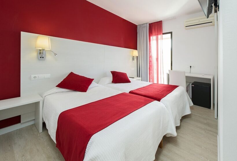 غرفة قياسية ثلاثية, Hostal Marino