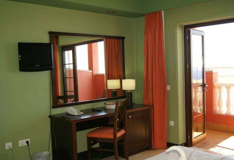 Номер Стандарт Трехместный, Grand Hotel Callao