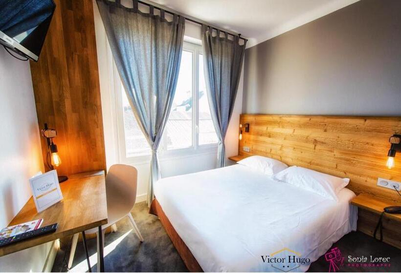 Quarto Club, Victor Hugo Lorient