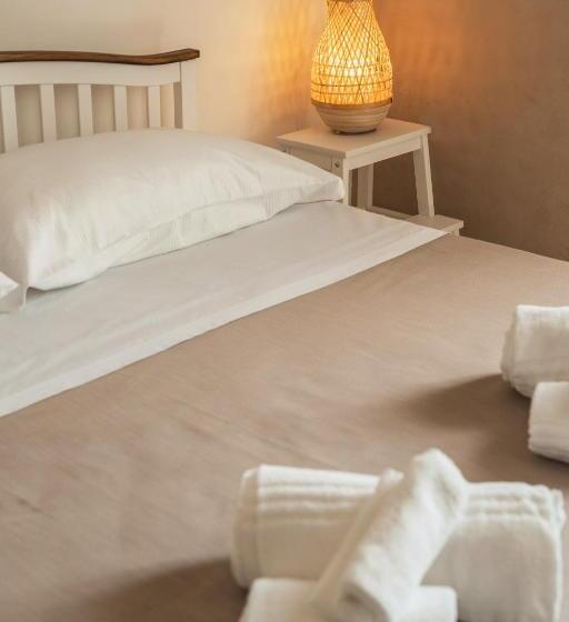 スーペリアールーム, Cala Cala Rooms,restaurant & Farm Experience