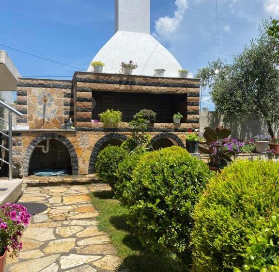 آپارتمان 2 خوابه, Maison Apartments