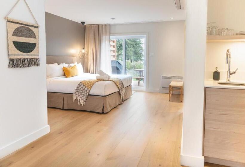 Suite with Terrace, Suites Du Lac Moore