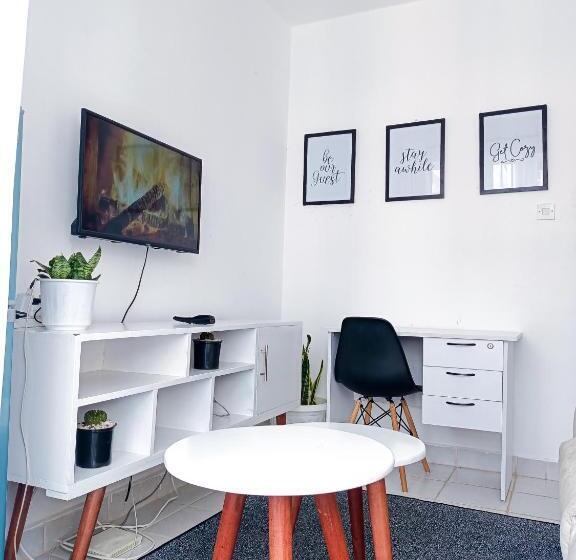 اتاق استاندارد, Racecourse Gardens Apartment