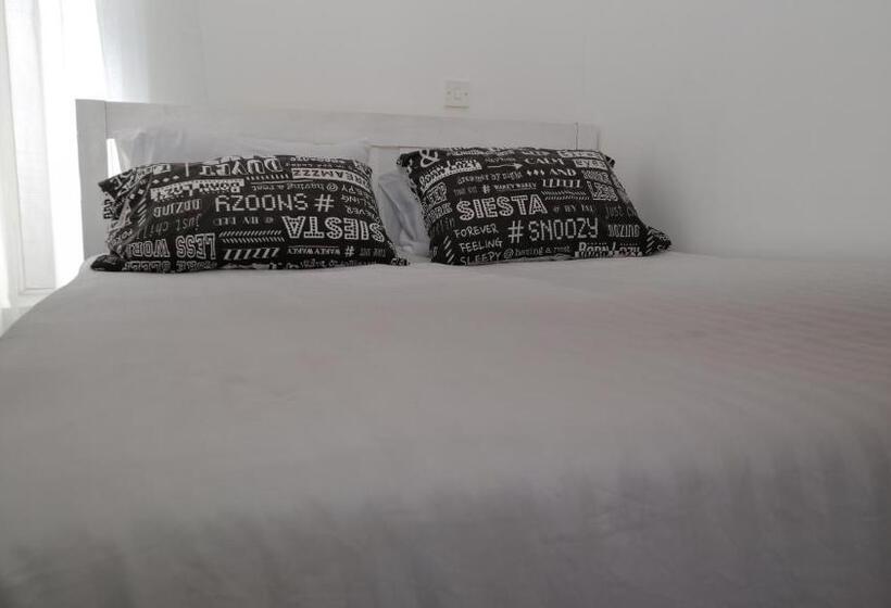 اتاق استاندارد, Racecourse Gardens Apartment