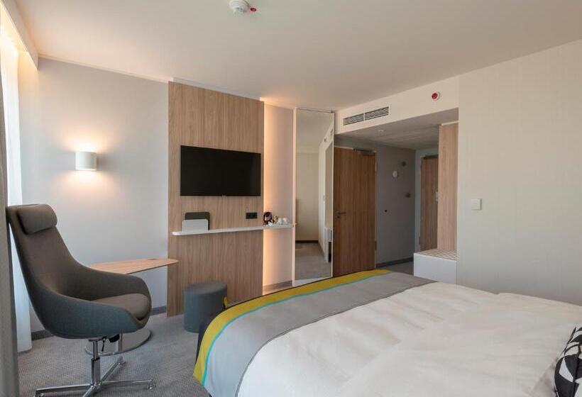 Номер Стандарт, Holiday Inn Express Düsseldorf   Hauptbahnhof, An Ihg