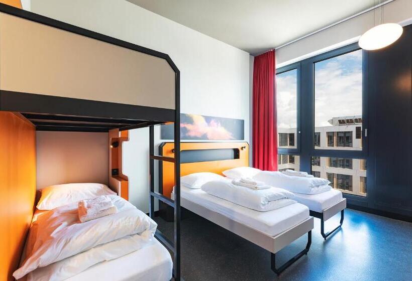 Четырехместный Номер Стандарт, Meininger Hotel Genève Centre Charmilles