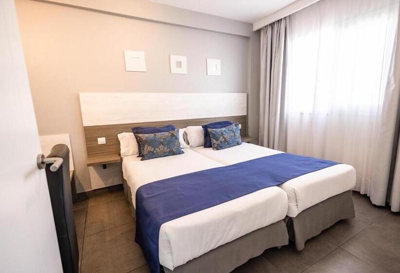 Apartamento 1 Dormitório com Sacada, Servatur Castillo de Sol