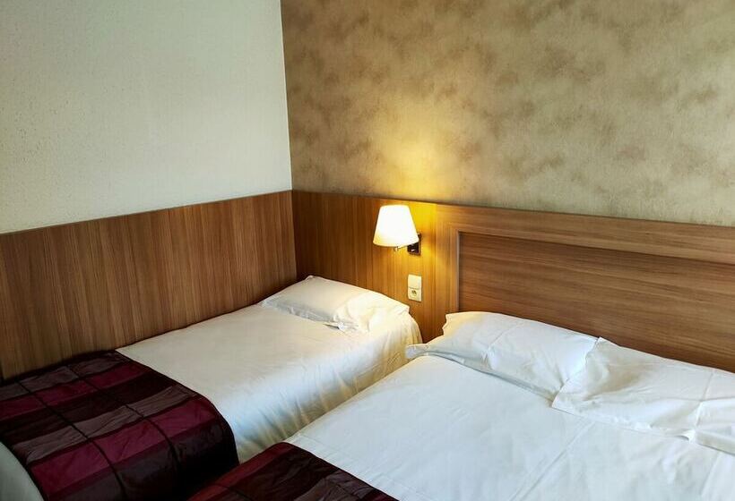 스탠다드 트리플 룸, Brit Hotel Castres