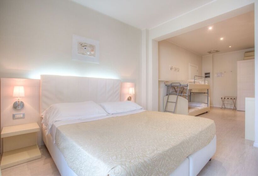 اتاق استاندارد چهار تخته, Ferretti Beach