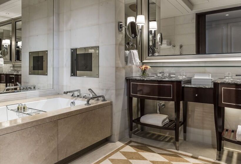 Люкс Real 2 Спальни, Four Seasons Hotel Macao