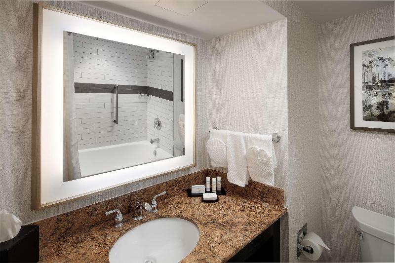 Люкс 2 Спальни, Staybridge Suites Dubai Internet City, An Ihg
