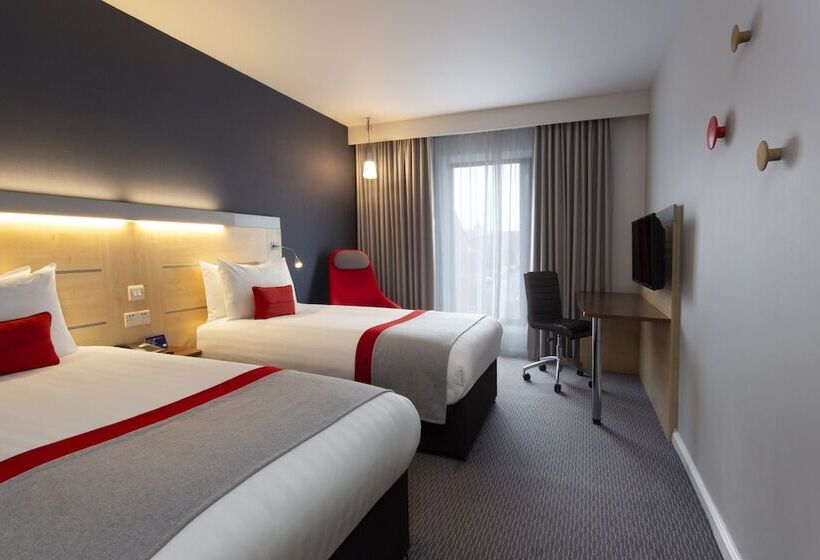 Номер Стандарт, Holiday Inn Express Cheltenham Town Centre, An Ihg