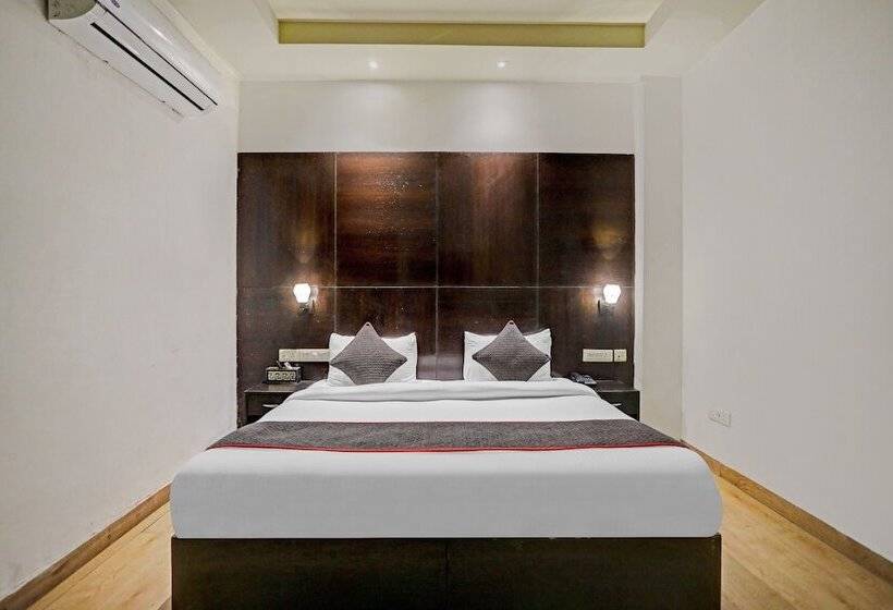Номер Deluxe, The Orion   Greater Kailash