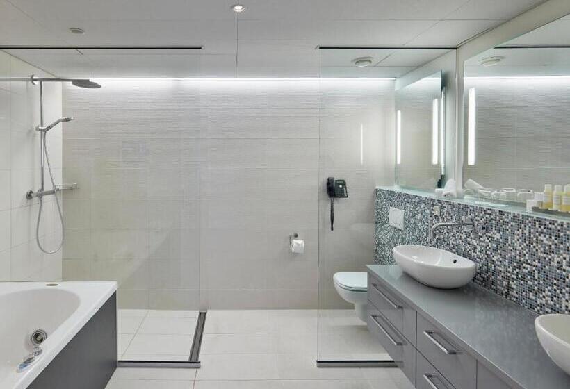스위트 킹사이즈 침대, Crowne Plaza Copenhagen Towers, An Ihg