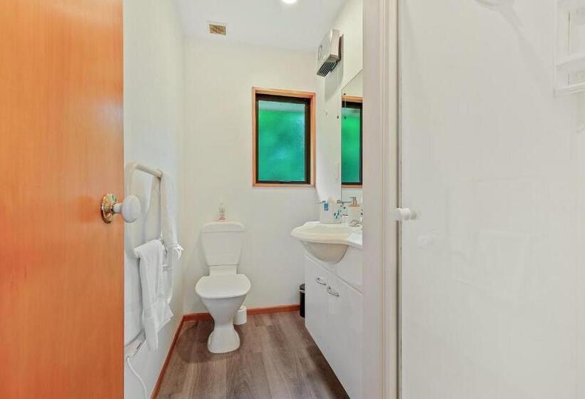إستوديو قياسى, Alpine Garden Motel
