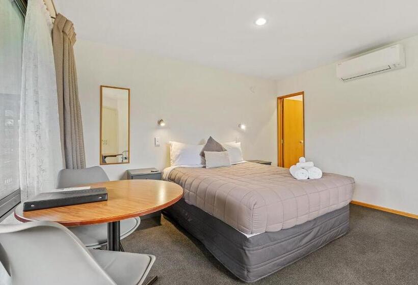 إستوديو قياسى, Alpine Garden Motel