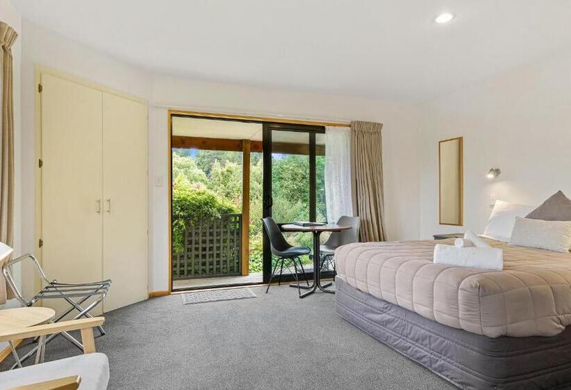 إستوديو قياسى, Alpine Garden Motel