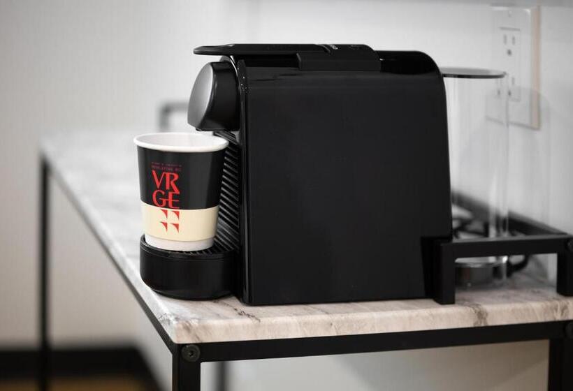 キングサイズベッドのスタンダードルーム, Vrge Revelstoke