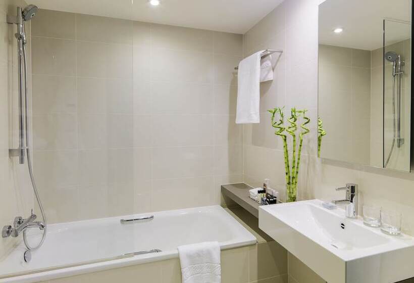 Номер Стандарт Трехместный, H10 London Waterloo