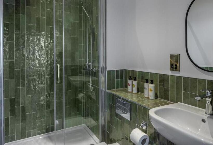 Семейный Номер, The Railway Hotel Worthing