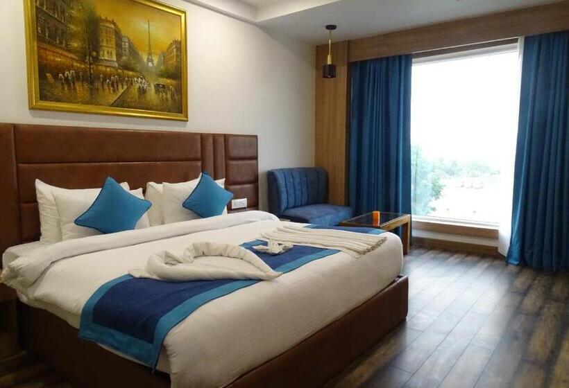 Номер Superior, The Grand Arc Hotel & Convention Centre
