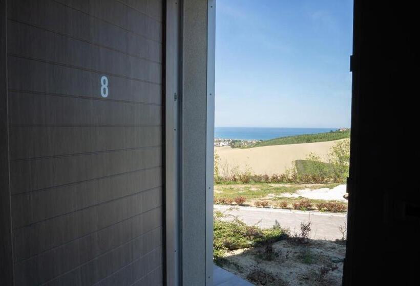 اتاق سه نفره دلوکس با چشم‌انداز دریا, Resort Reis Country House