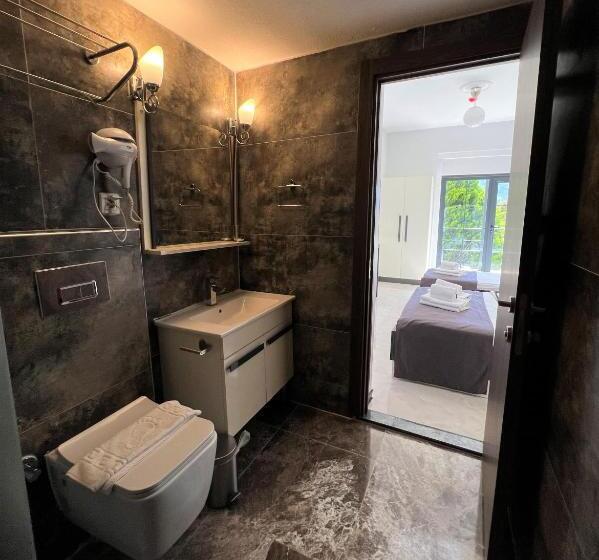 Трехместный Номер Стандарт с Балконом, Otel Beyaz İnci